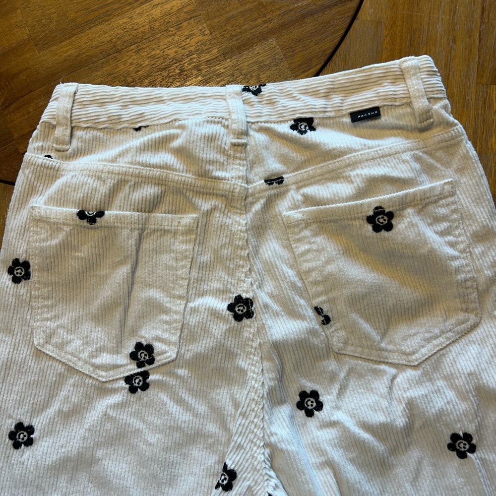 PacSun White Corduroy Pants with Black Floral Design - Picture 4 of 6